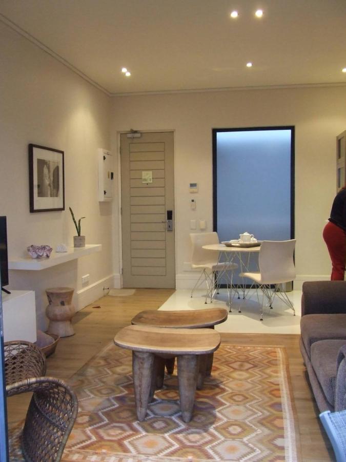210 Gallery Luxury Studio Apartment クニスナ エクステリア 写真