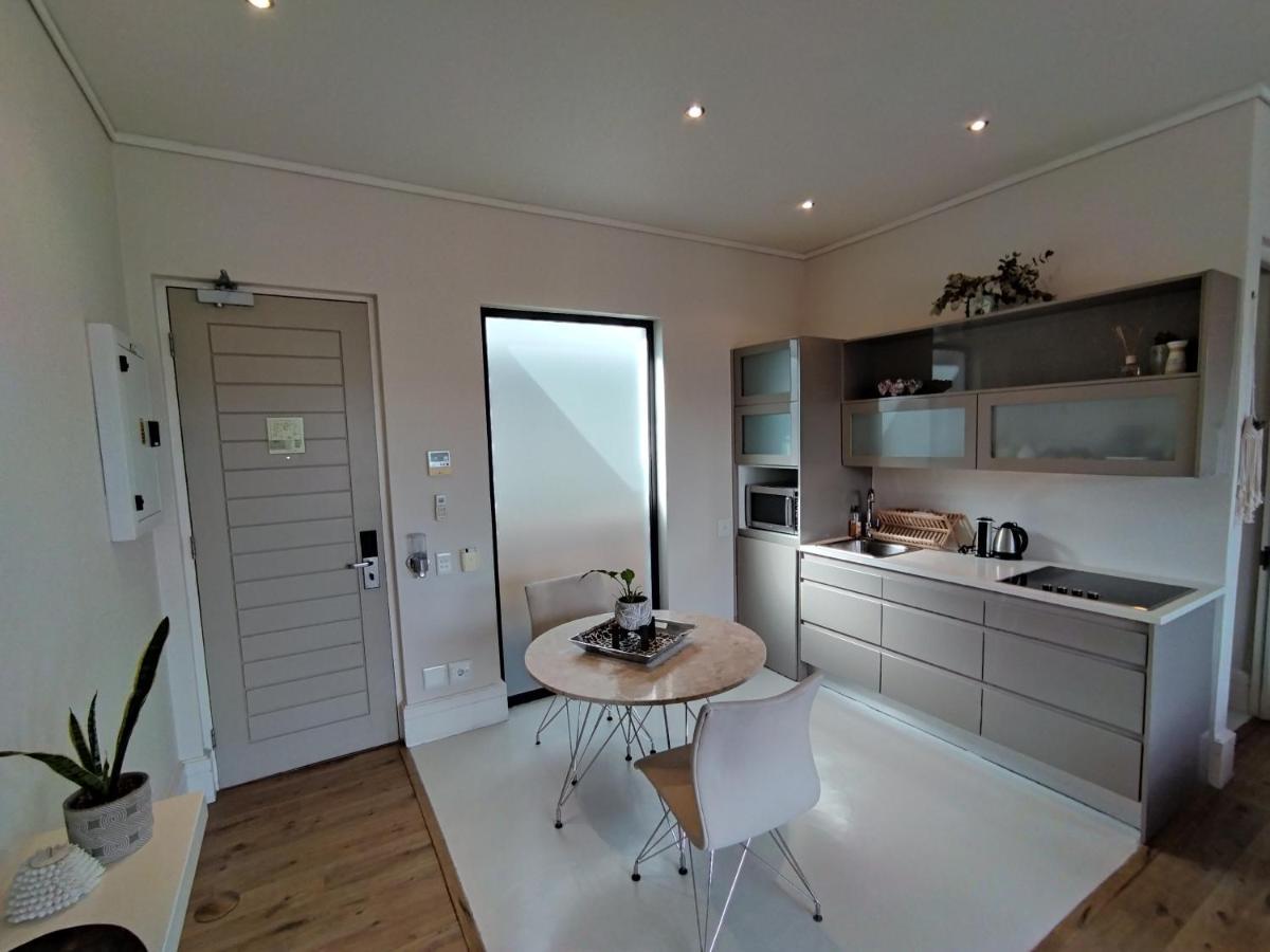210 Gallery Luxury Studio Apartment クニスナ エクステリア 写真