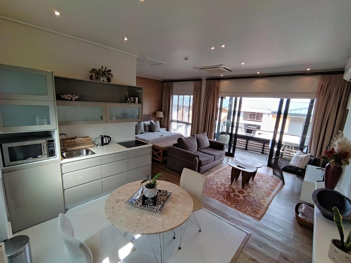 210 Gallery Luxury Studio Apartment クニスナ エクステリア 写真